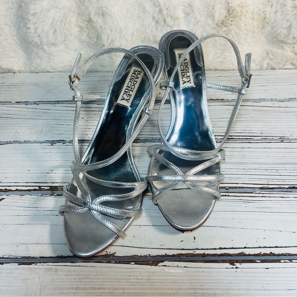 Badgley Mischka Strappy Criss Cross Metallic Silver Leather Kitten Heel Sandals - Picture 8 of 15